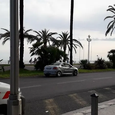 Promenade Des Anglais Petit Studio Au Calme Apartamento *