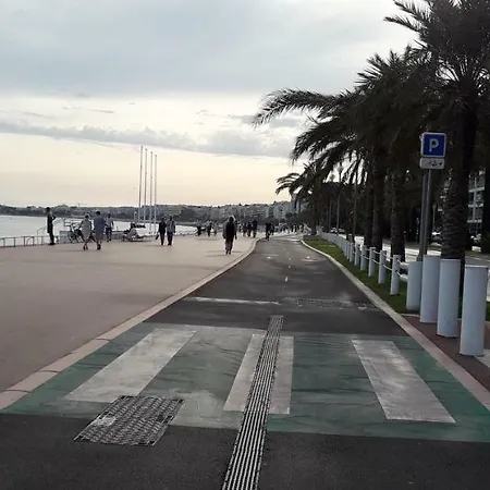 Promenade Des Anglais Petit Studio Au Calme Apartamento Niza